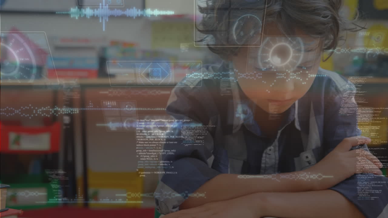 escáneres redondos múltiples y procesamiento de datos contra un niño caucásico que estudia en la escuela primaria