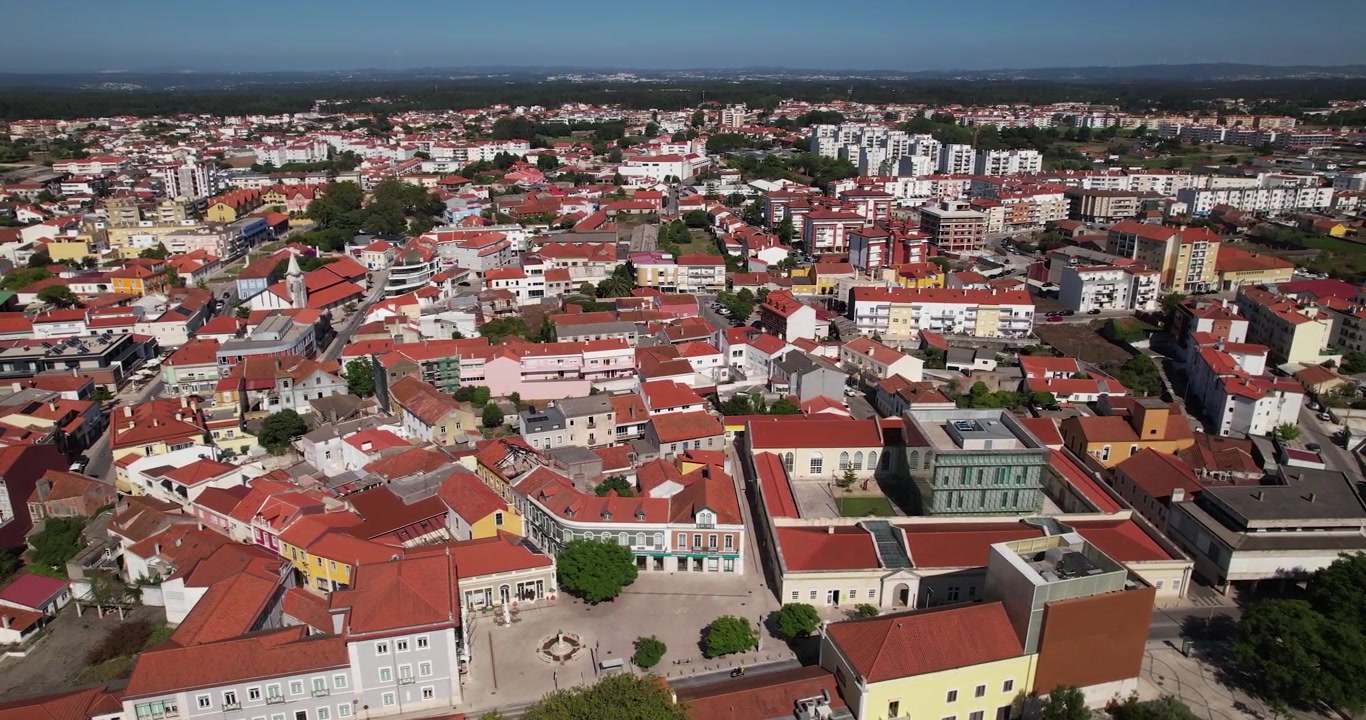 Sorvolando la Città di Marinha Grande in Portogallo