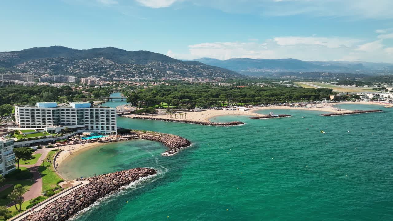 해변 낙원: 만델리우 라 나폴리 리조트 항공