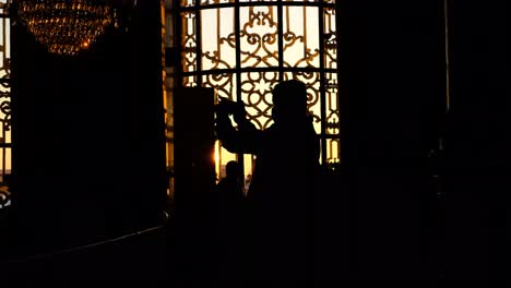 Silhouettes-Inside-Mosque