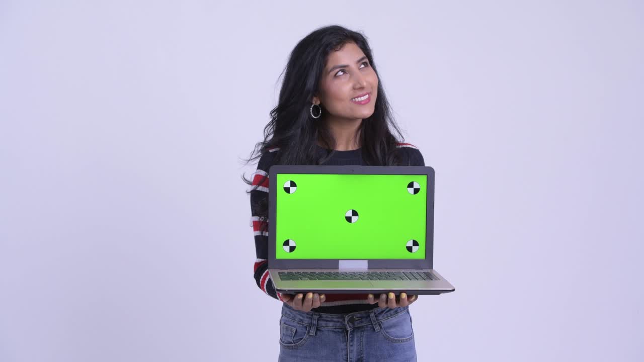 joven y hermosa mujer india