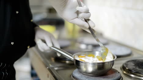 cocina profesional, preparación de la cena