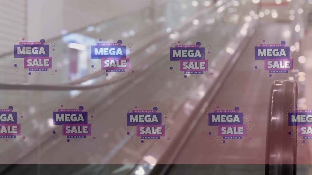 백그라운드에 쇼핑몰 에스컬레이터에 맞서 떨어지는 여러 개의 메가 판매 텍스트 배너