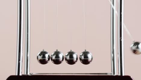 la cuna de newton en acción