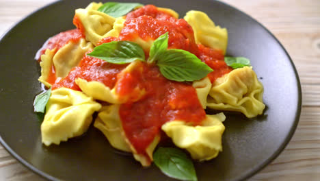 italian tortellini pasta with tomato sauce