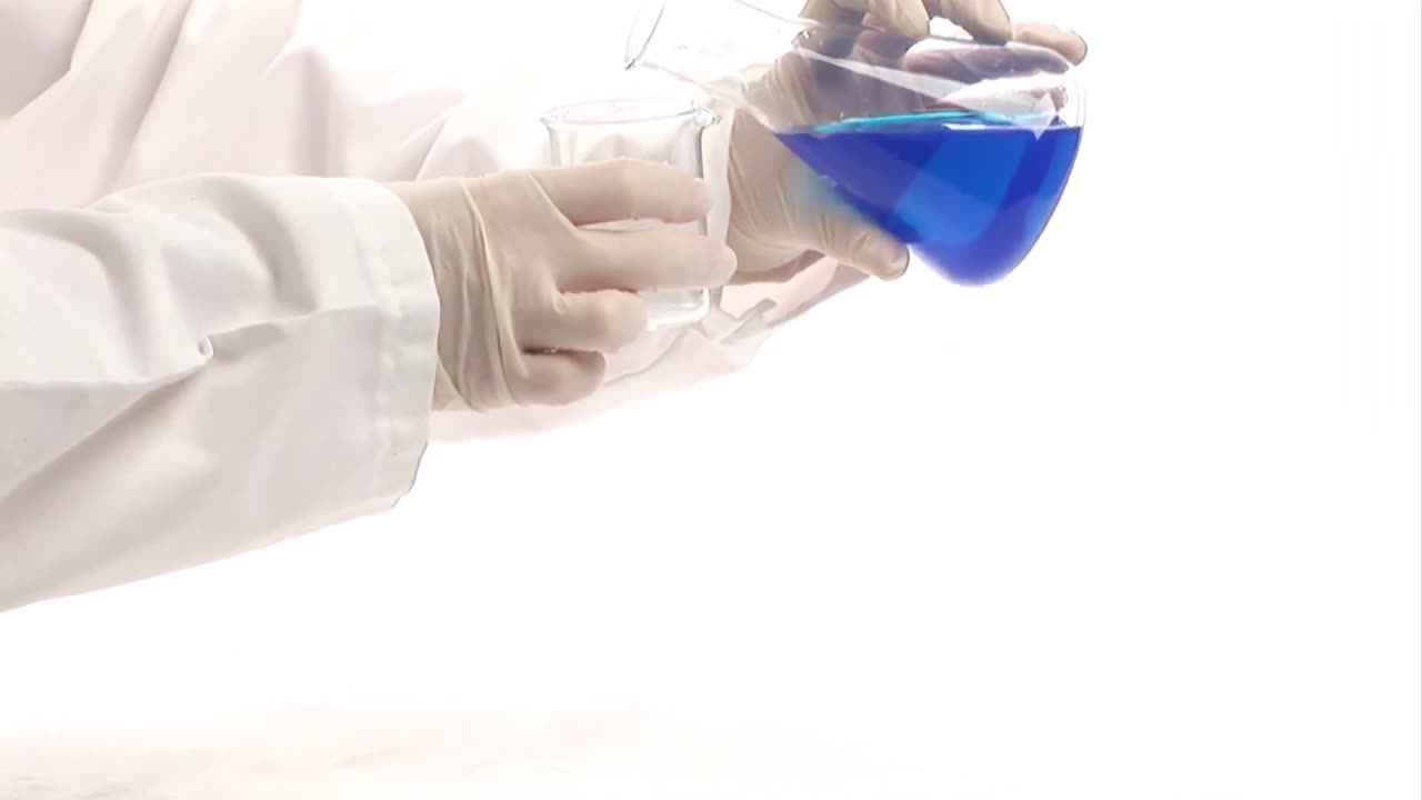 mujer en el laboratorio