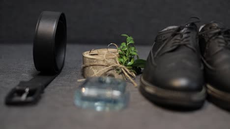 lo esencial para el día de la boda del novio