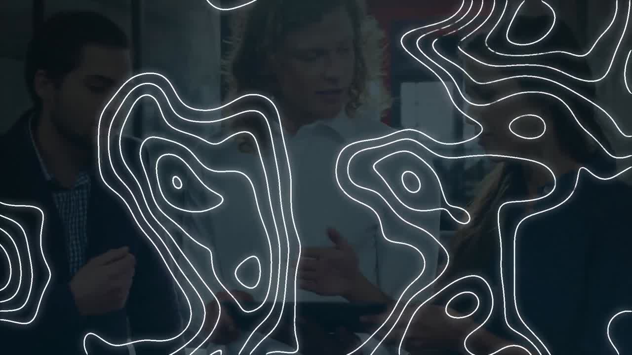 animación del mapa de la línea sobre la gente de negocios que habla