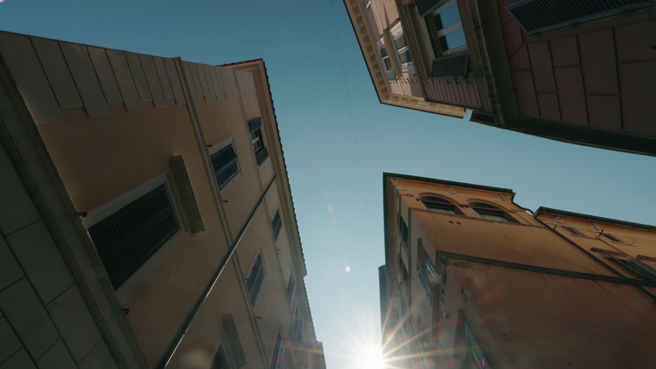 Edifici e cielo