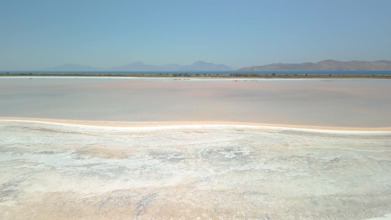 vista aérea de la salina de igroviotopos alikis en kos, grecia