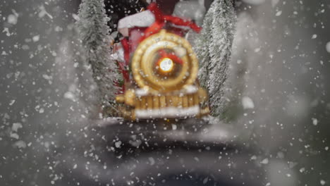 Tren-Navideño-Polar-Express-En-Tormenta-De-Nieve,-Cámara-Lenta