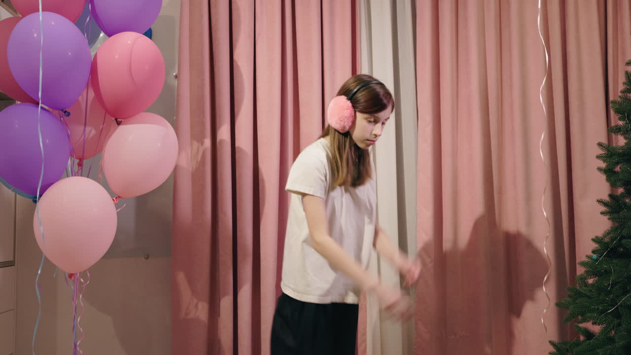 chica bailando en una fiesta