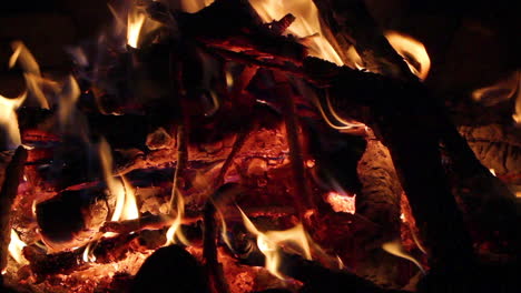 Close-up-of-an-evening-campfire