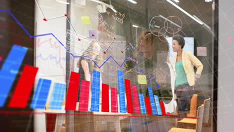 Animación-Del-Procesamiento-De-Datos-Y-Diagramas-Sobre-Diversos-Empresarios-Discutiendo-El-Trabajo-En-La-Oficina