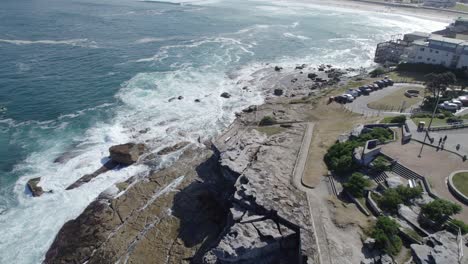 Sam-Fiszman-Park---North-Bondi-Rocks-And-Ray-O'Keefe-Reserve-Park-Overlooking-The-Bondi-Beach-In-NSW,-Australia