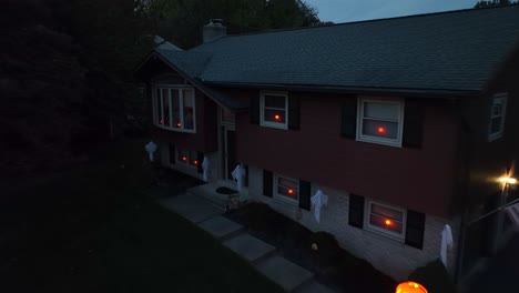 united states home decorated for halloween