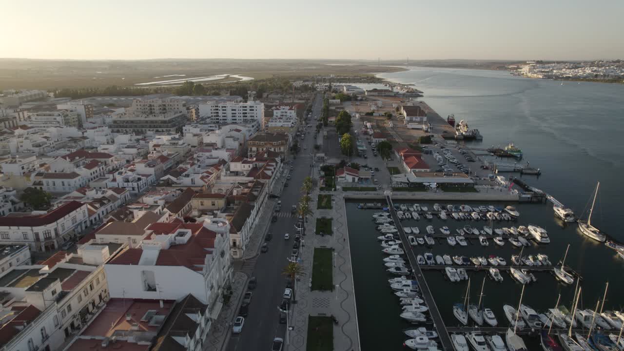 빌라 레알 데 산토 안토니오, 과디아나 강 정박지 위로 공중 풀백