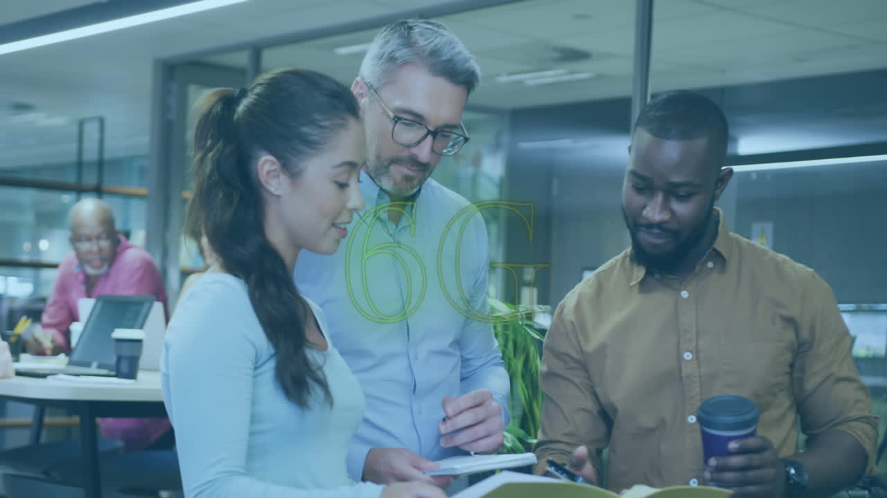 animación de texto 6g sobre diversas personas de negocios que trabajan en la oficina.