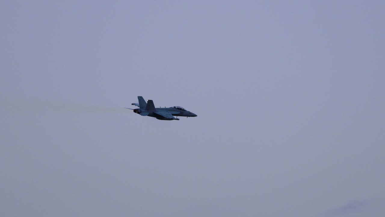 f-18 flyby afterburners conflicto cazas bombas a reacción guerra 4k