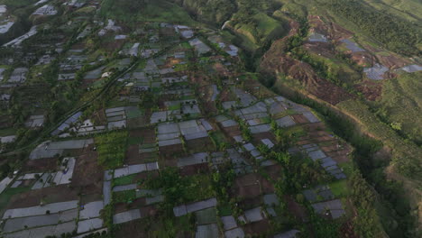 Early-morning-light-over-the-rice-fields-and-Mount-Rinjani-in-Sembalun-on-Lombok-Island,-Indonesia