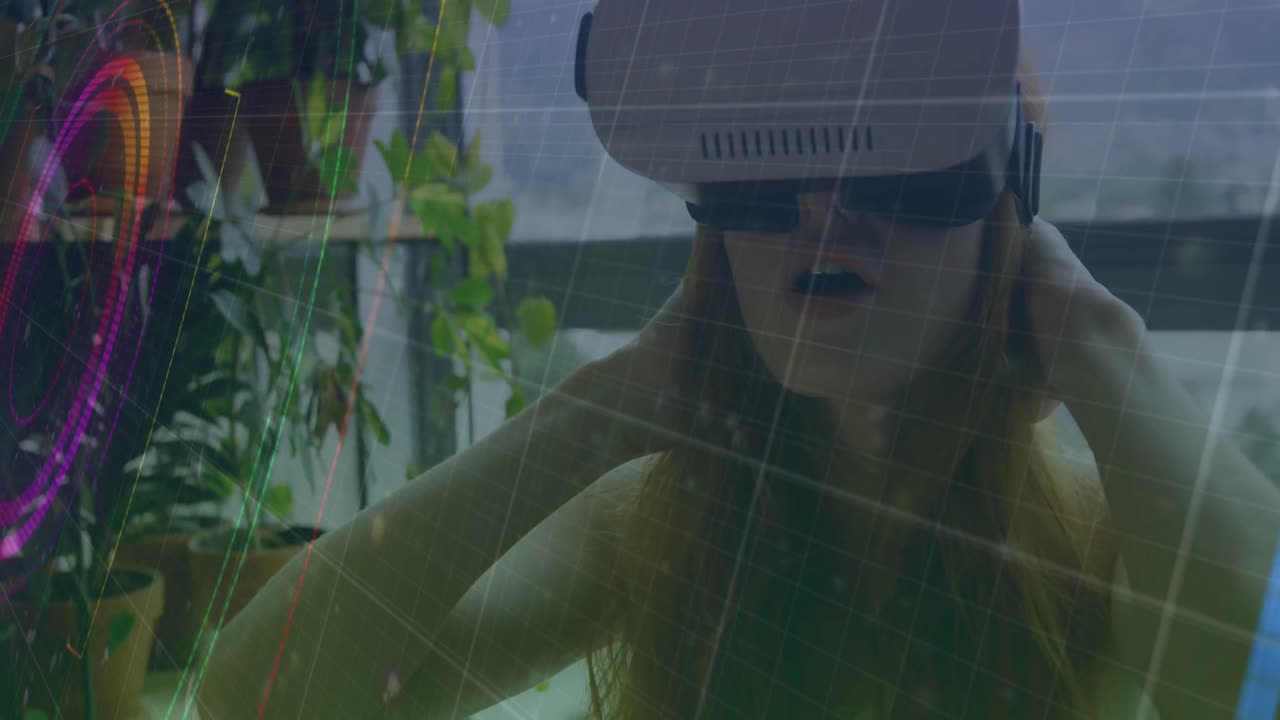 animación del escaneo del alcance y el procesamiento de datos sobre la mujer que usa auriculares vr