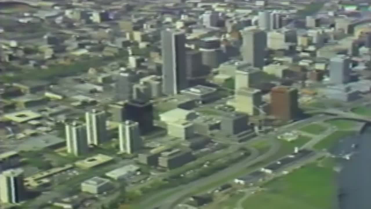 1979 DOWNTOWN PORTLAND OREGON AERIAL SKYLINE