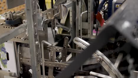 cajas procesadas en una fábrica