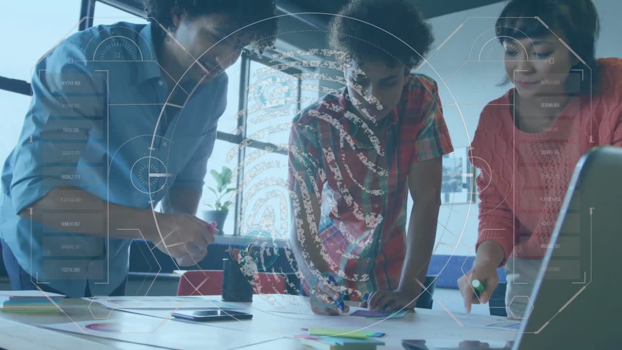 사무실에서 다양한 비즈니스 사람들에 대한 범위 및 데이터 처리의 애니메이션