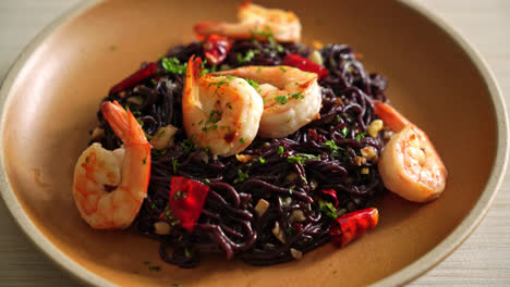 stir-fried-black-spaghetti-with-garlic-and-shrimps