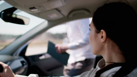 Woman-in-driving-school