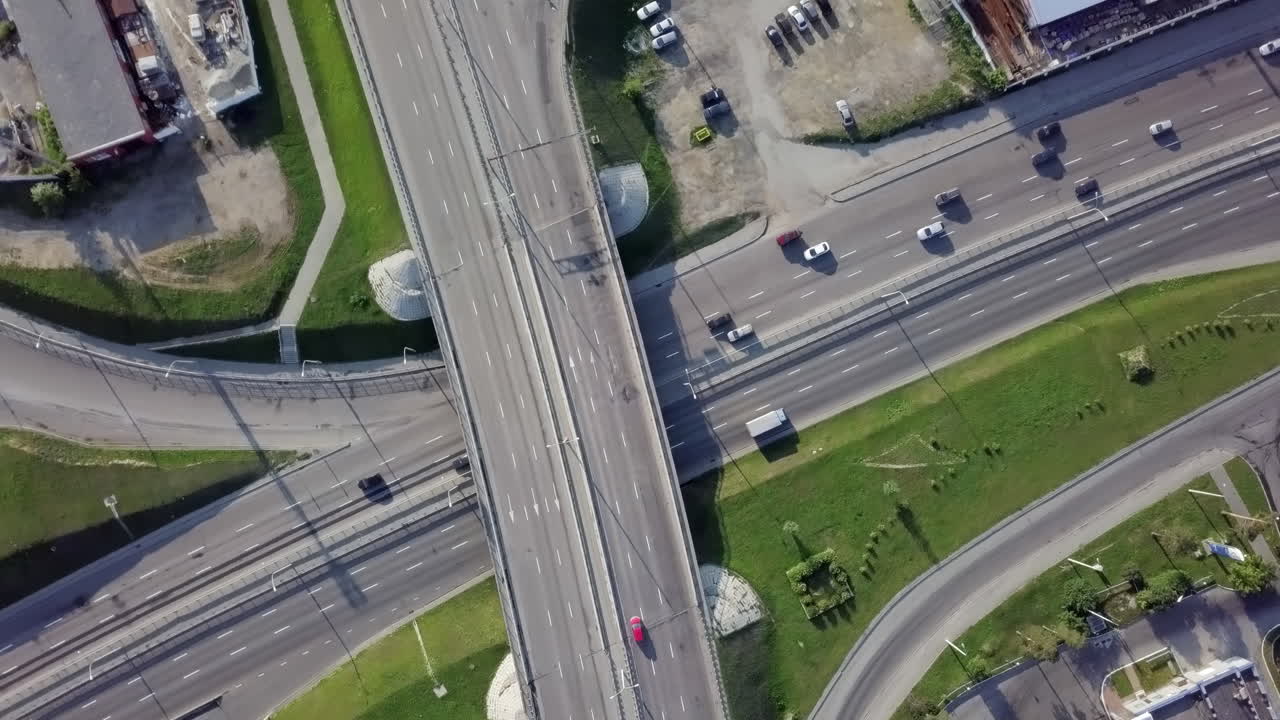 도시 의 고속도로 교차로 의 공중 사진