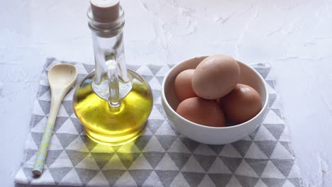 Close-up-of-eggs-in-a-bowl