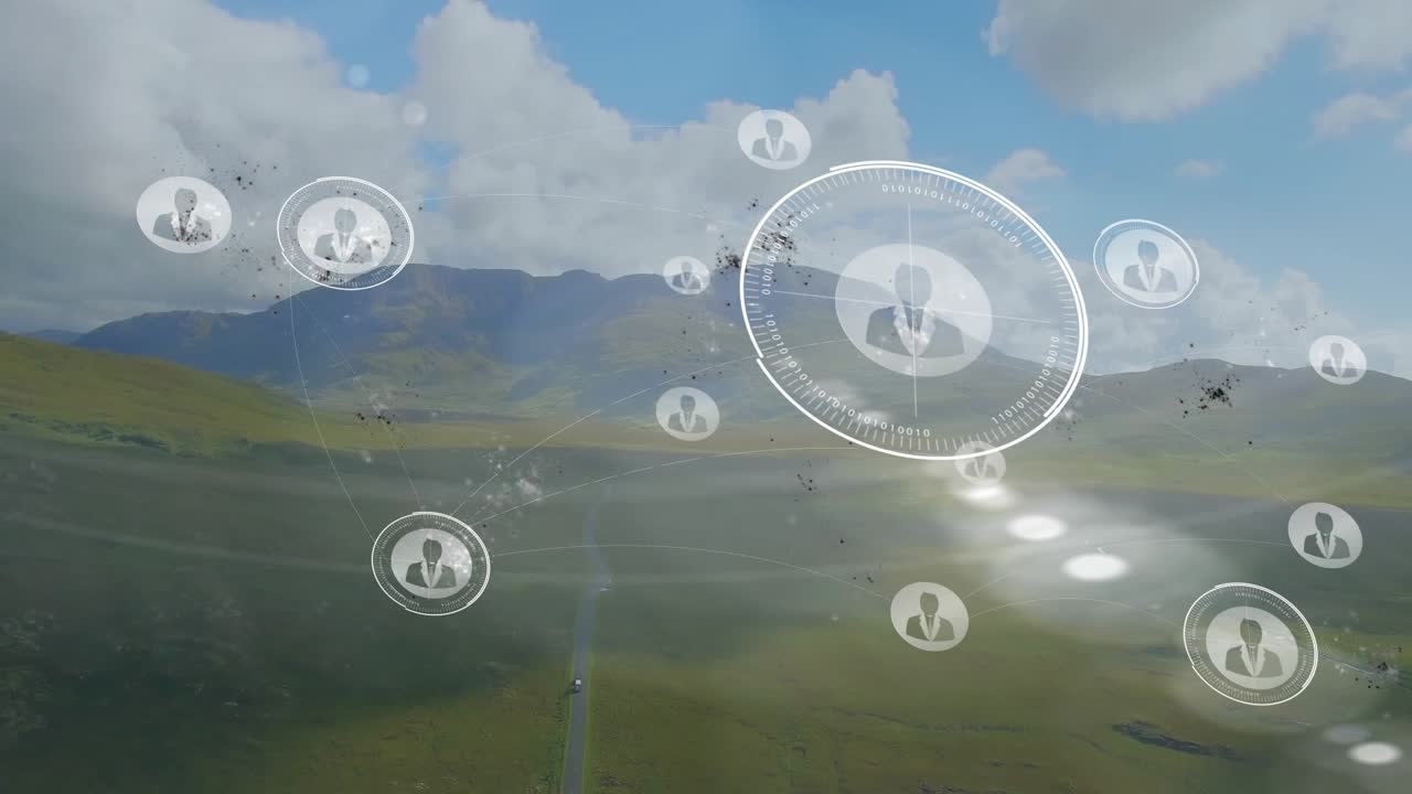 Starter et luftfoto over grønne jorder, partikler driver, HUD vises, ikoner kobler nettverk