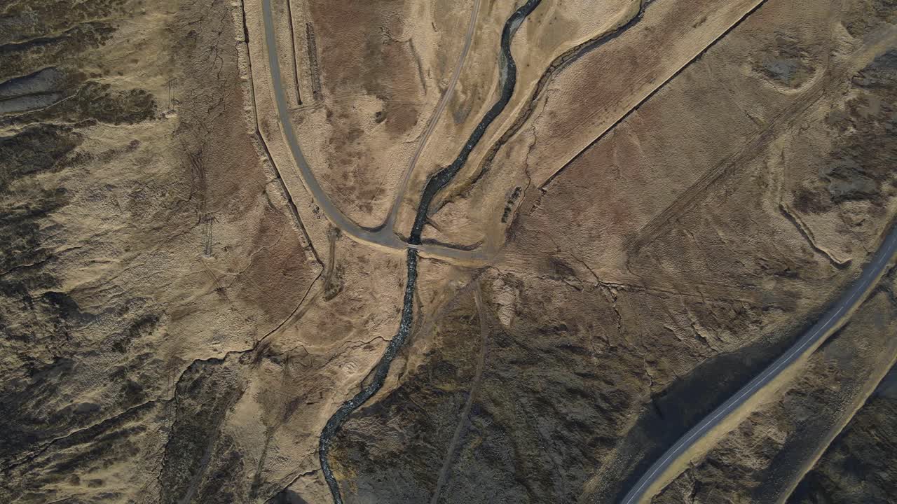 imágenes de drones aéreos del paisaje de islandia