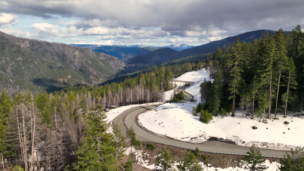 montañas nevadas, autopista 36, norte de california, condado de humboldt
