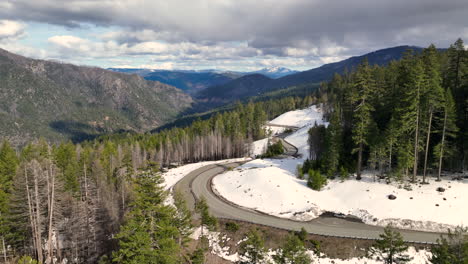 Snowy-mountains,-highway-36,-Northern-California,-Humboldt-county