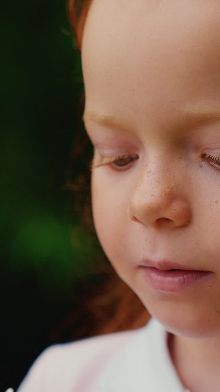 крупный план лица ребенка