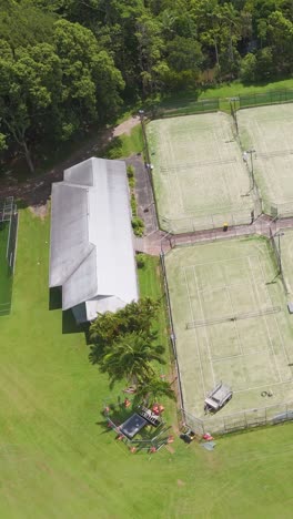 drones capturan canchas de tenis y el área circundante del parque