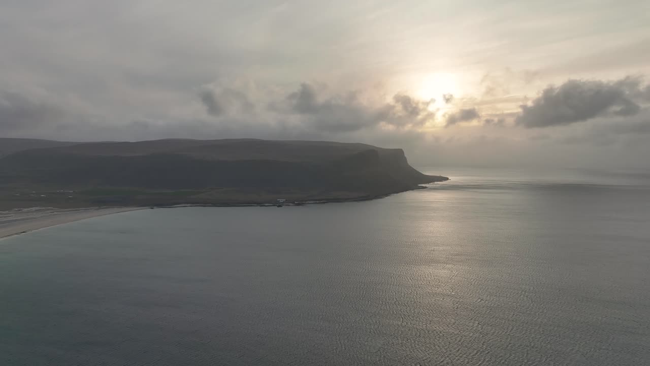 panorama de la península de los fiordos occidentales durante la puesta de sol en islandia