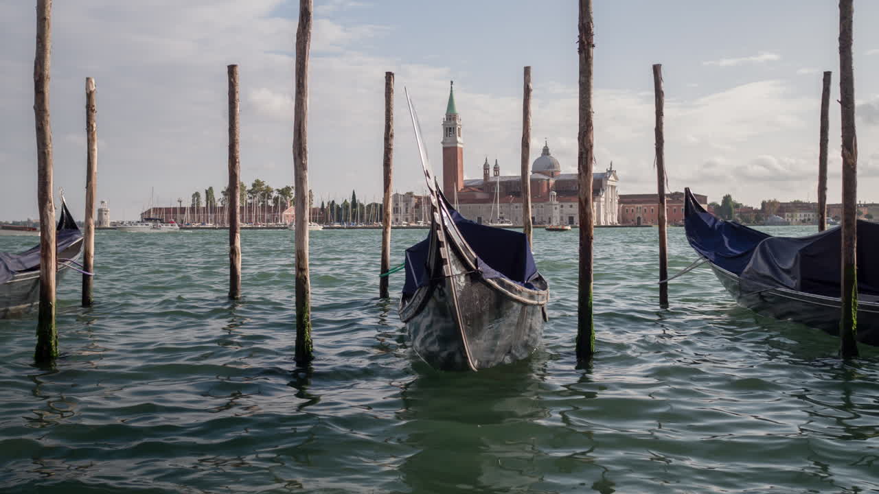 Gondola Venice 4K 05