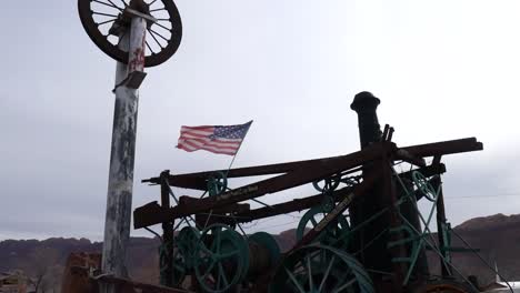 Die-Amerikanische-Flagge-Weht-Am-Himmel-Von-Utah