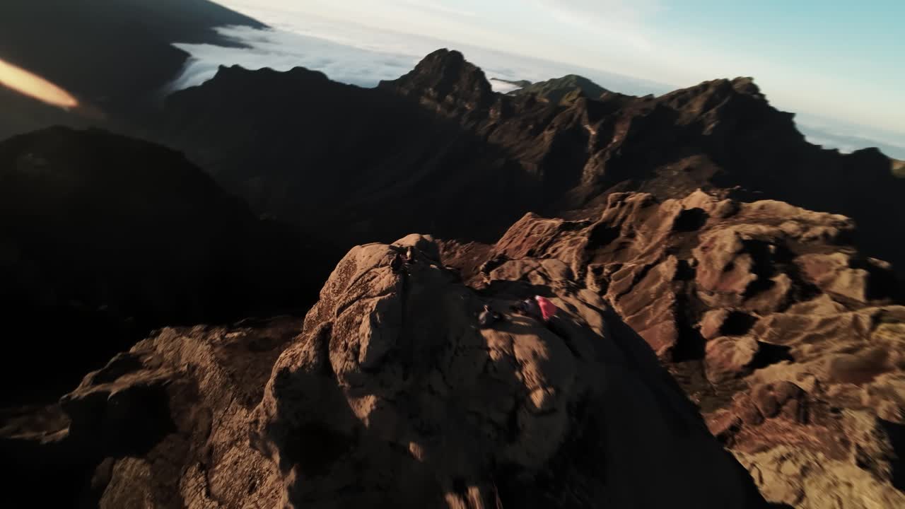 FPV flight through moody cliffs at Pico do Arieiro