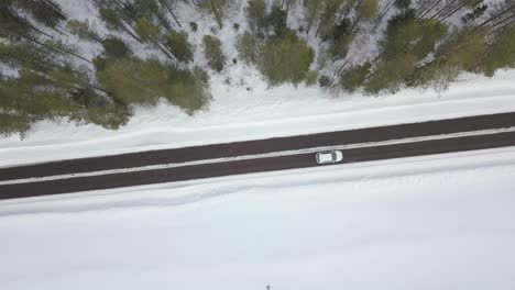 Winter-icy-road-in-Finnish-Lapland