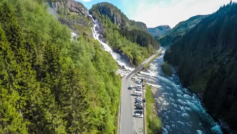 Imágenes-Aéreas-Cascada-Latefossen-Noruega