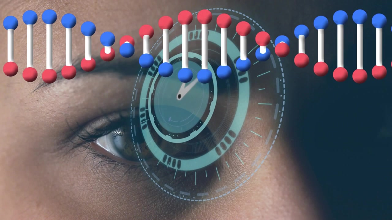 Animação de uma fita de DNA e um escopo digitalizando sobre o olho de uma mulher.