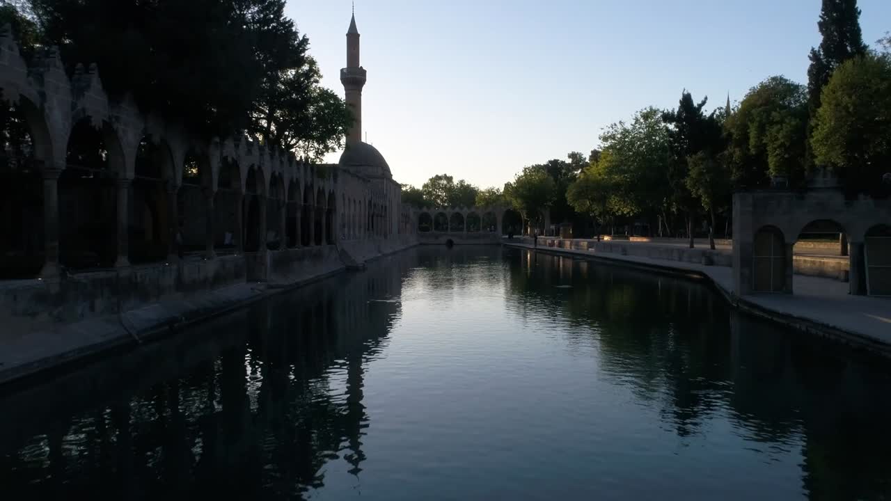 la mezquita del río y el parque vista aérea