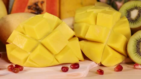 una variada variedad de frutas frescas