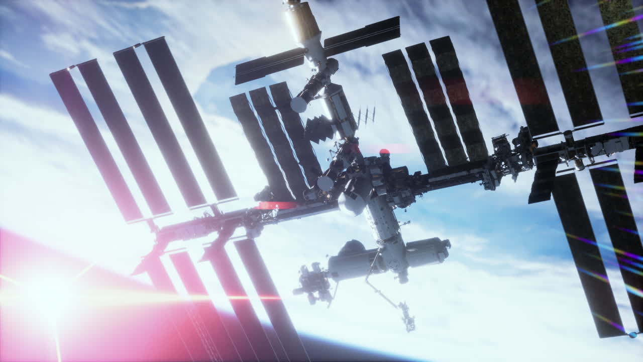 국제 우주 정거장은 지구 위  ⁇ 도에 떠 있습니다.