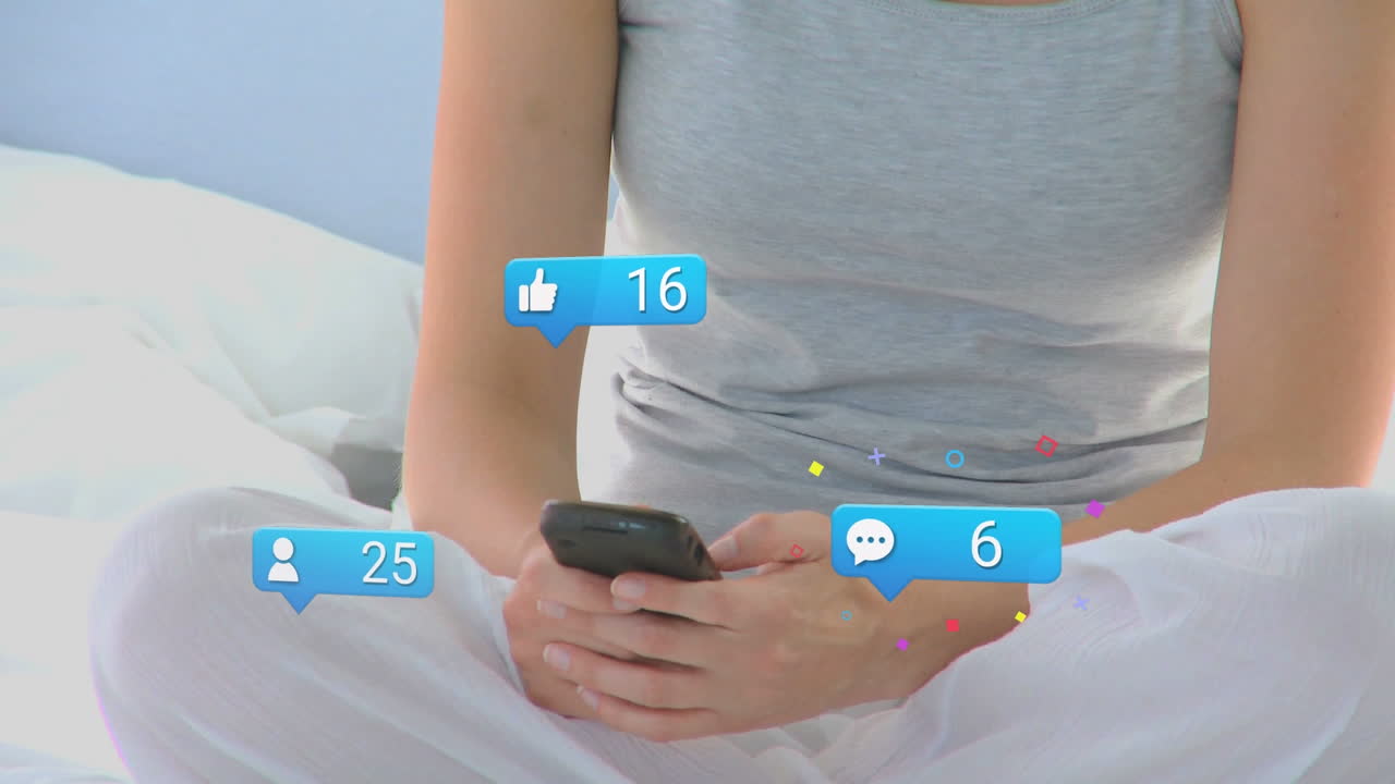 스마트폰을 사용하는 백인 여성의 중간 섹션에 대한 증가하는 수의 음성 거품