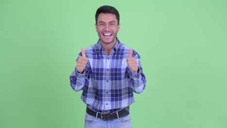 joven y guapo hombre hispano